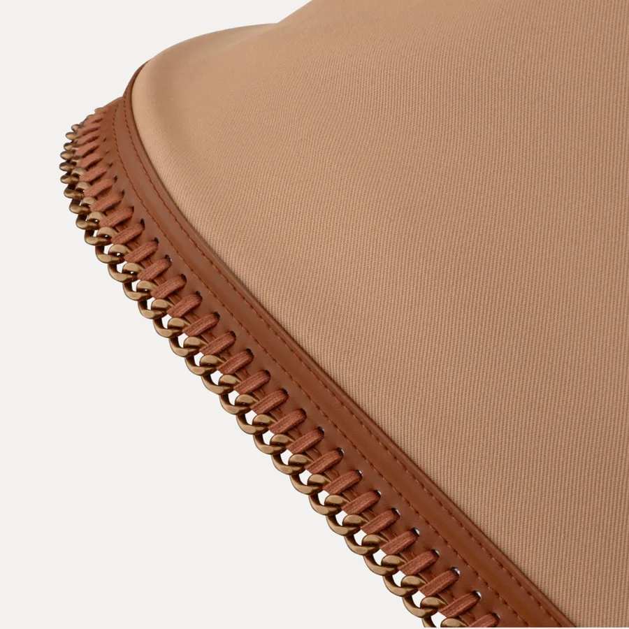 Kette mit Diamantschliff am Sonnenverdeck der Edition Bugaboo x Stella McCartney